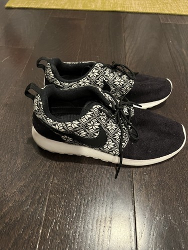 christmas nike roshe