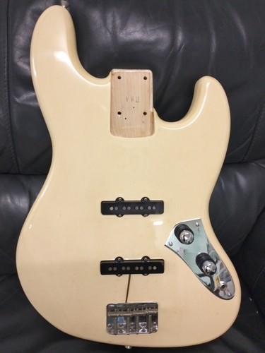 1960's Style harness for Fender Jazz Bass: CTS & Orange Drop