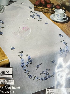 Tobin Daisy Garland 15'' x44'' Stamped Table Runner for Floral Embroidery NO FLOSS