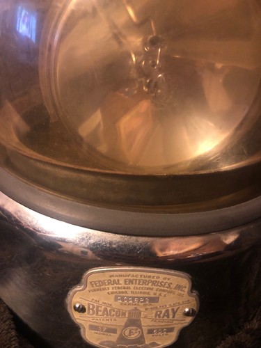 6 VOLT DC  FEDERAL SIGN SIGNAL Co  BEACON RAY RED LIGHT MODEL 17 FIRE TRUCK ect