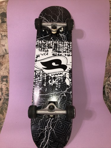 Tony Hawk Kickflip skateboard Bravo Sports 31” Blazer Wheels.  Very Nice