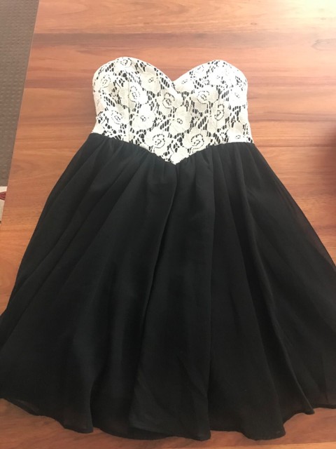 white dress dotti