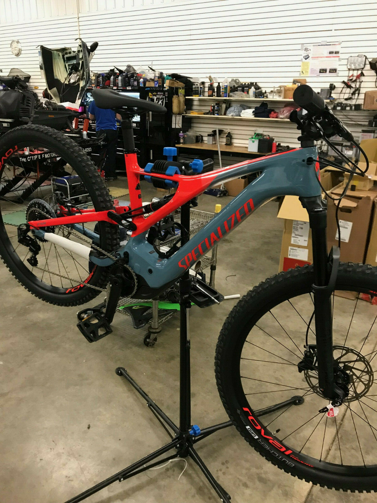 USED DEMO : 2019 Specialized Turbo Levo E-Bike w/ warranty : SEND US AN OFFER!