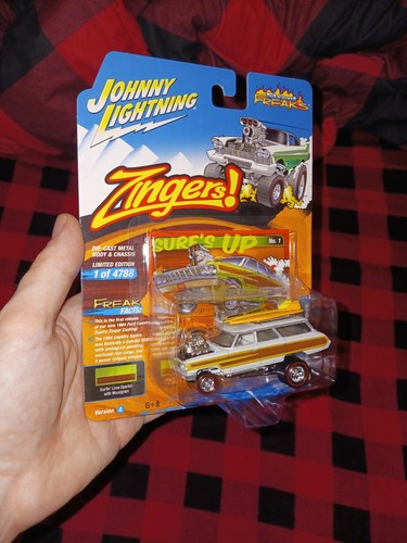 Johnny&#39;s - A Johnny Lightning 1964 Ford Country Squire Zingers bundle