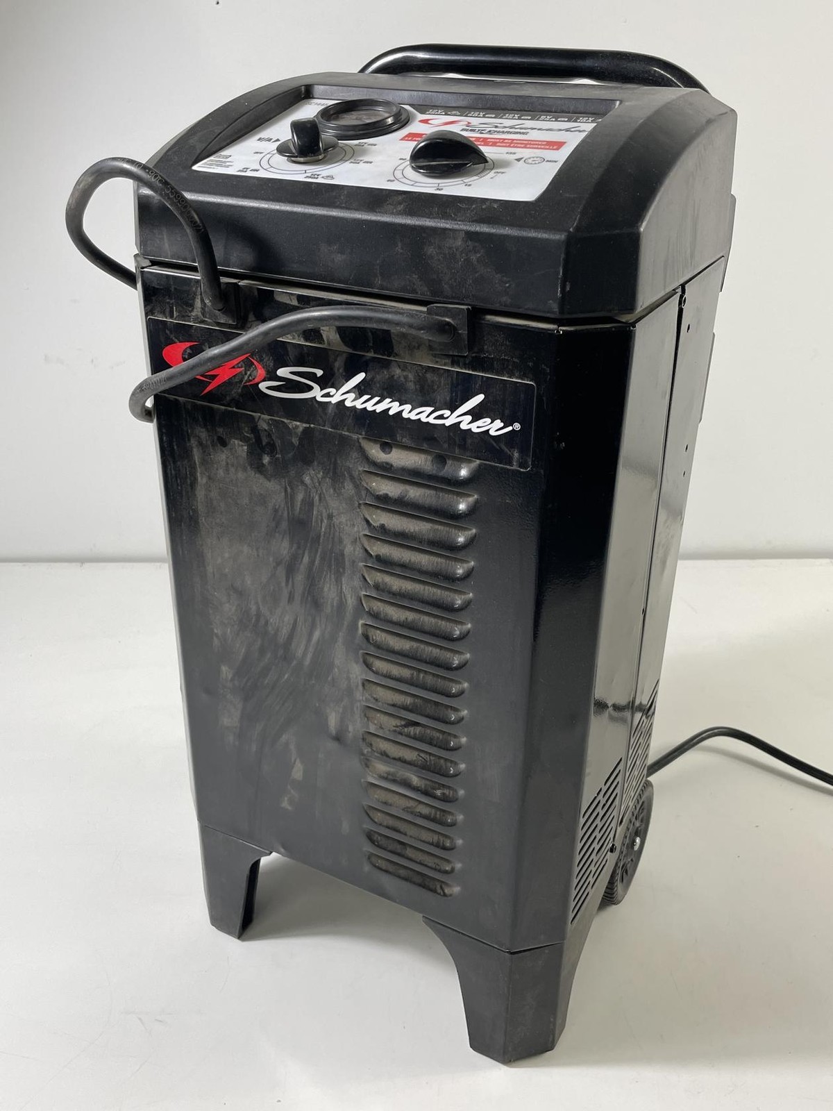 Schumacher SC1445 10A Battery Charger 250A Engine Starter 6V/12V Wheeled - READ