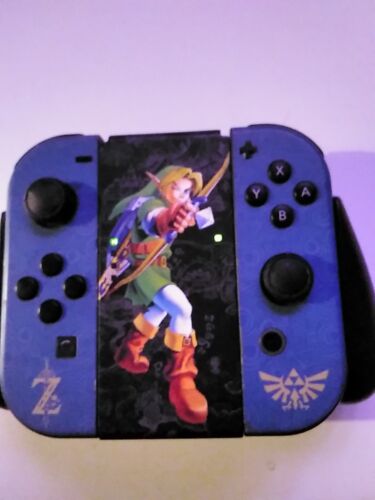 Official Nintendo Switch Joy-Con Comfort Grip [ Zelda Hyrule Official Nintendo Switch Joy-Con Comfort Grip [ Zelda Hyrule