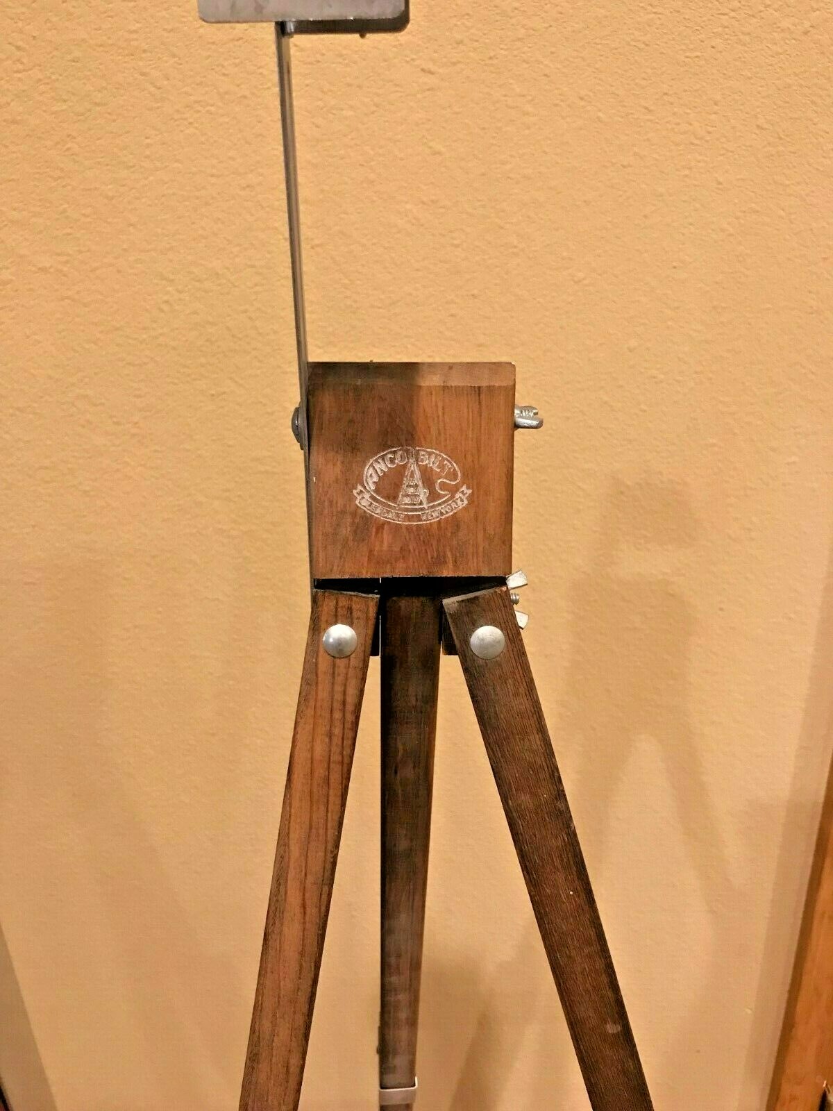 Wooden Anco Bilt Artist Adjustable Display or Painting Easel, 38 to 66 Inches