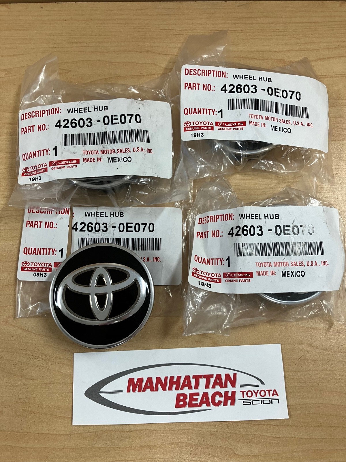 アクセサリー PRIUS- 23-25 PRIUS WHEEL CENTER CAPS SET OF 4 FITS ALL MODELS - LE