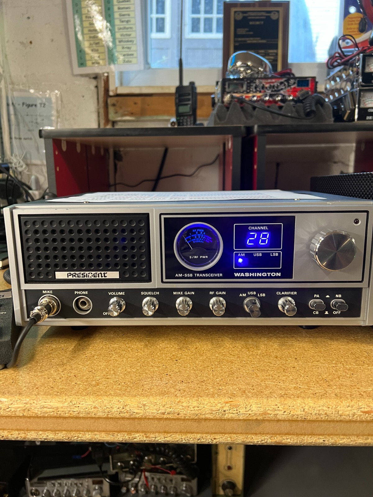 Vintage President Washington 40 Channel AM/SSB CB Radio Uppers and