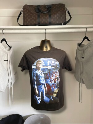 New Hot Topic Mens Size Small - John Carpenter s They Live Movie Poster T-Shirt 
