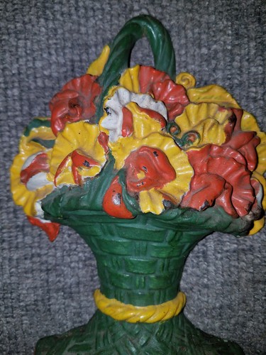 ANTIQUE 1925 WAVERLY STUDIOS FLOWER GARDEN BASKET CAST IRON  DOORSTOP