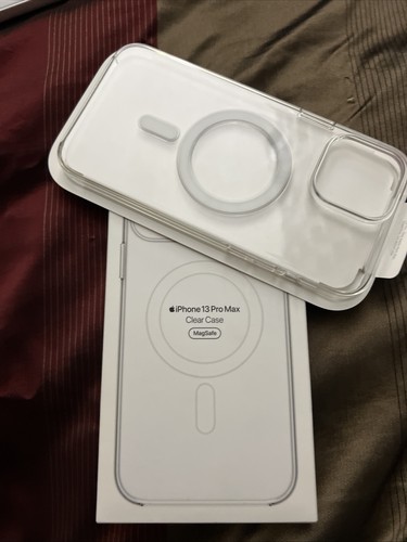 Apple Clear Hard Case MagSafe For iPhone 13 / iPhone 13 Pro Apple Clear Hard Case MagSafe For iPhone 13 / iPhone 13 Pro