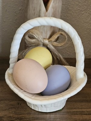 VTG Small White Ceramic  Easter Basket Woven with ceramic eggs 5'' x 5'' x 6''