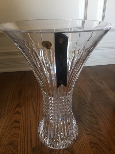 New in Box Waterford Crystal Lismore Diamond 14 inch Vase 14”