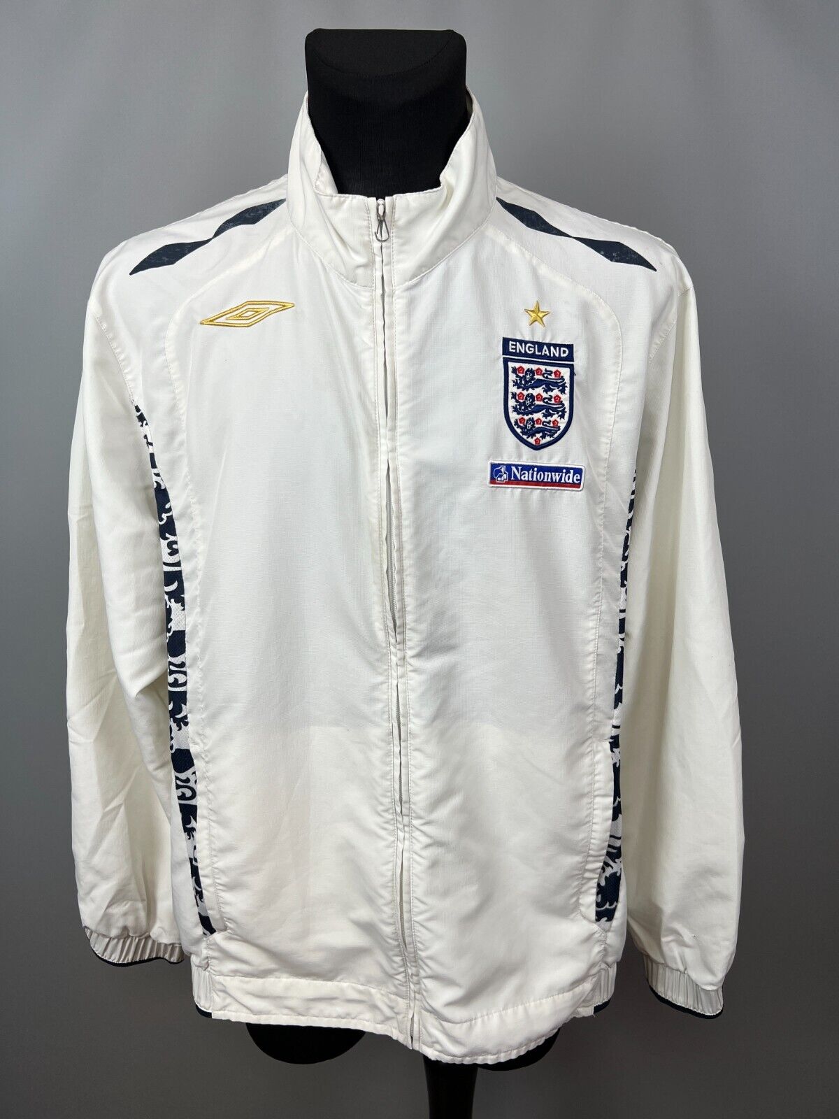 ENGLAND 2007 2009 JACKET FOOTBALL SOCCER MENS UMBRO COAT ENGLAND 2007 2009 JACKET FOOTBALL SOCCER MENS UMBRO COAT