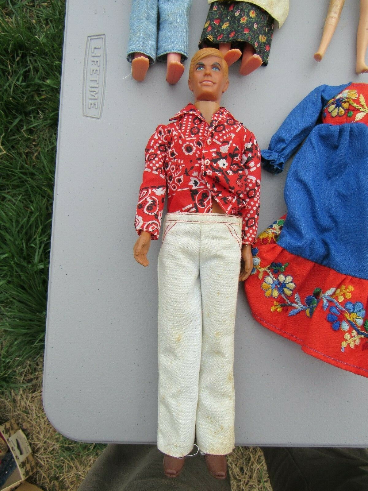 VINTAGE LARGE LOT OF 1960s-70s BARBIE CLOTHES, PLUS KEN DOLL AND 4 OTHER DOLLS