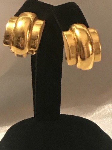 Vintage Gold Tone Clip Earrings