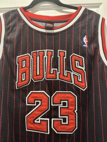 MENS CHICAGO BULLS MICHAEL JORDAN #23 BLACK/RED STRIPED JERSEY – PHRESHC0