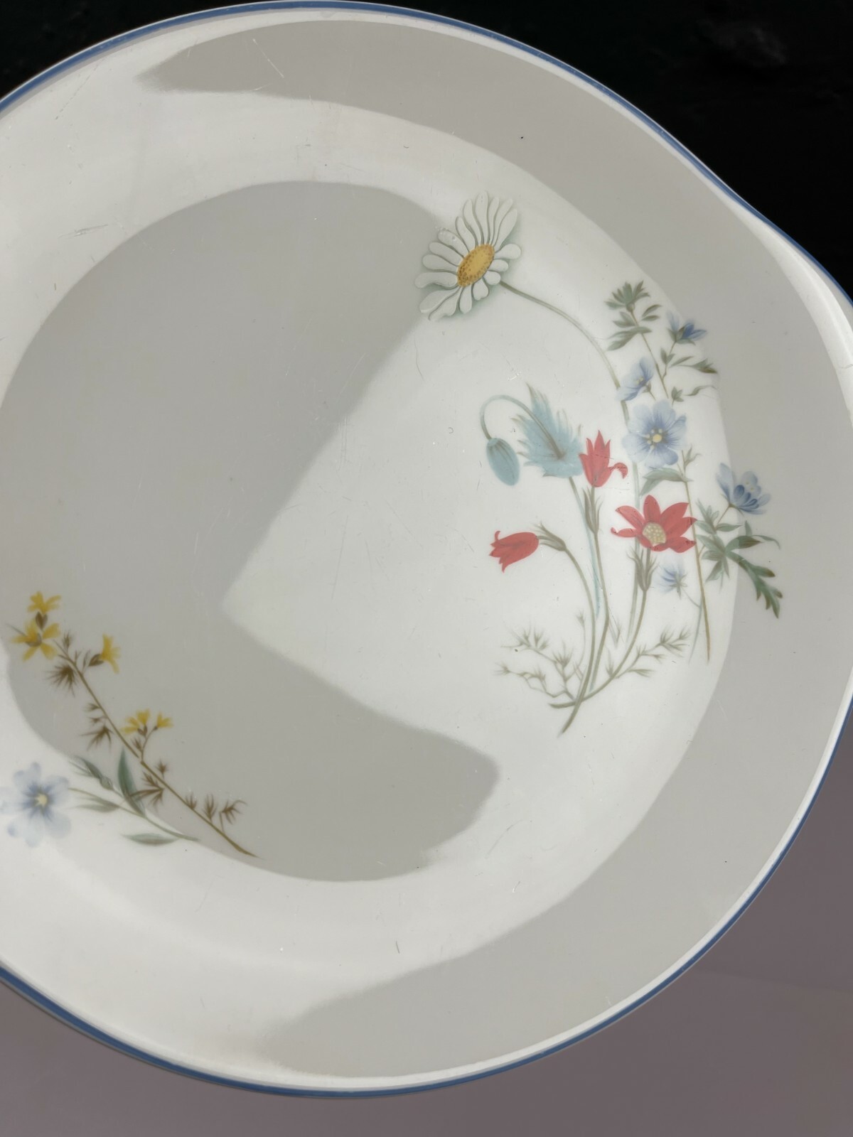 Royal Albert Summer Breeze Eared Cake / Bread Plate 27 cm Wide