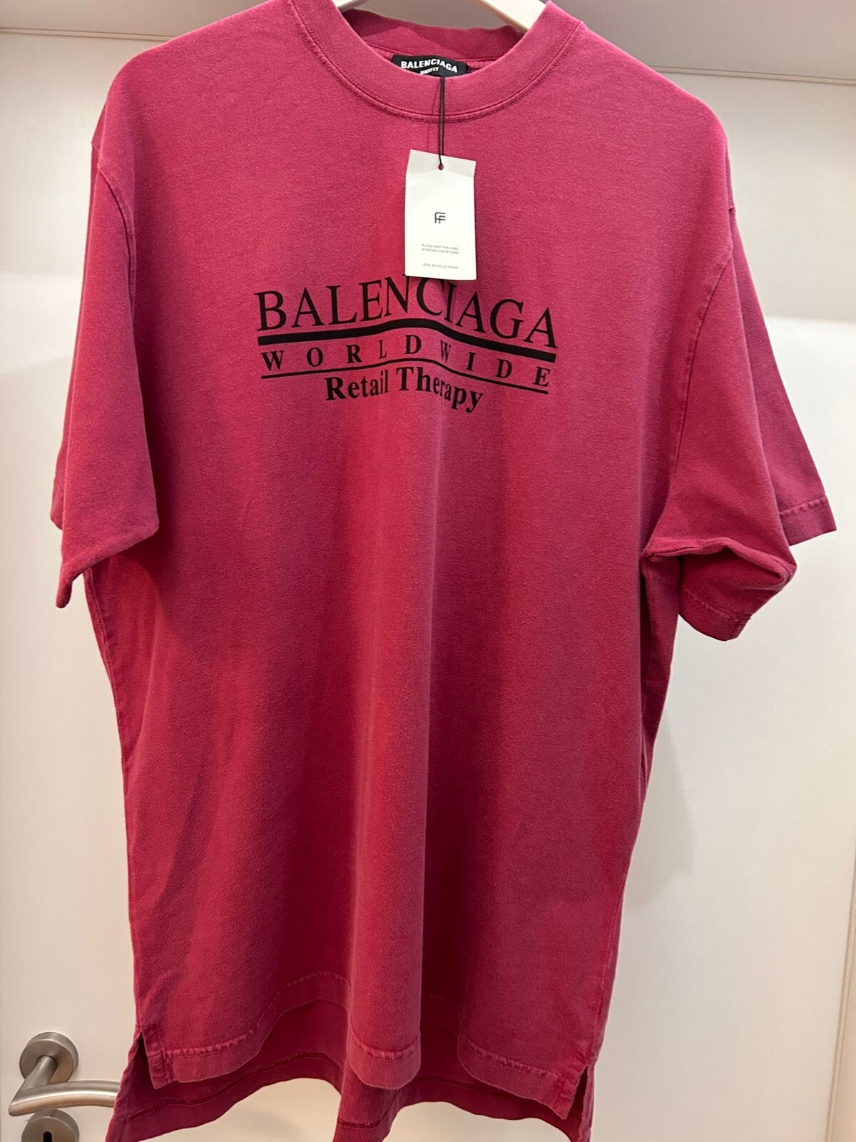 BALENCIAGA Retail therapy Tシャツ