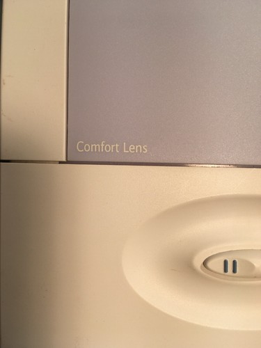 Verilux HappyLight VT20 / 2 Light Settings / Adjustable Base / Comfort Lens