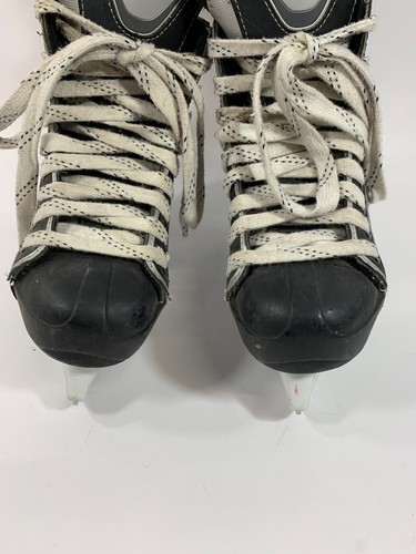 CCM Vector ICE HOCKEY SKATES SIZE 4 BLACK/WHITE Boys Youth