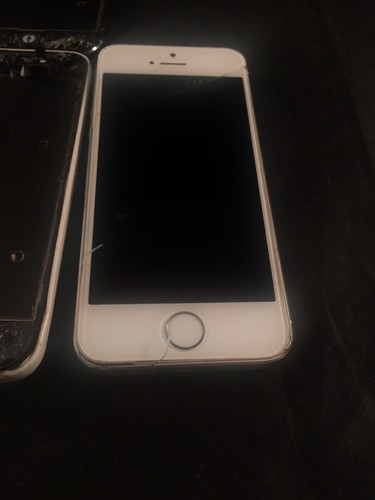 Apple iPhone Mixed Lot For Parts Only 5S 5C/4S (Lot of 5)