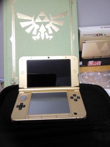 Nintendo 3DS XL with The Legend of Zelda: A Link Between Worlds Bundle