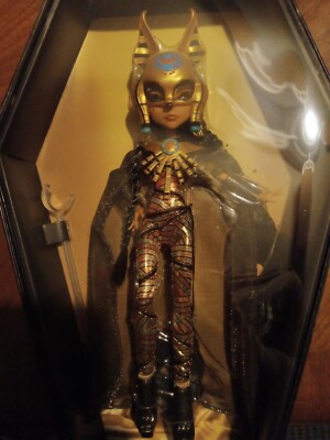 Monster High HKY82 Haunt Couture Midnight Runway Cleo De Nile Doll