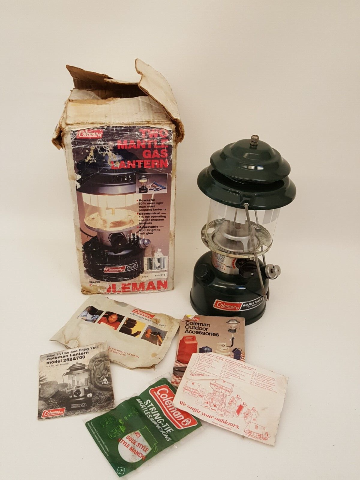 Vintage 1987 Coleman 2 mantle gas lantern 288A700 in