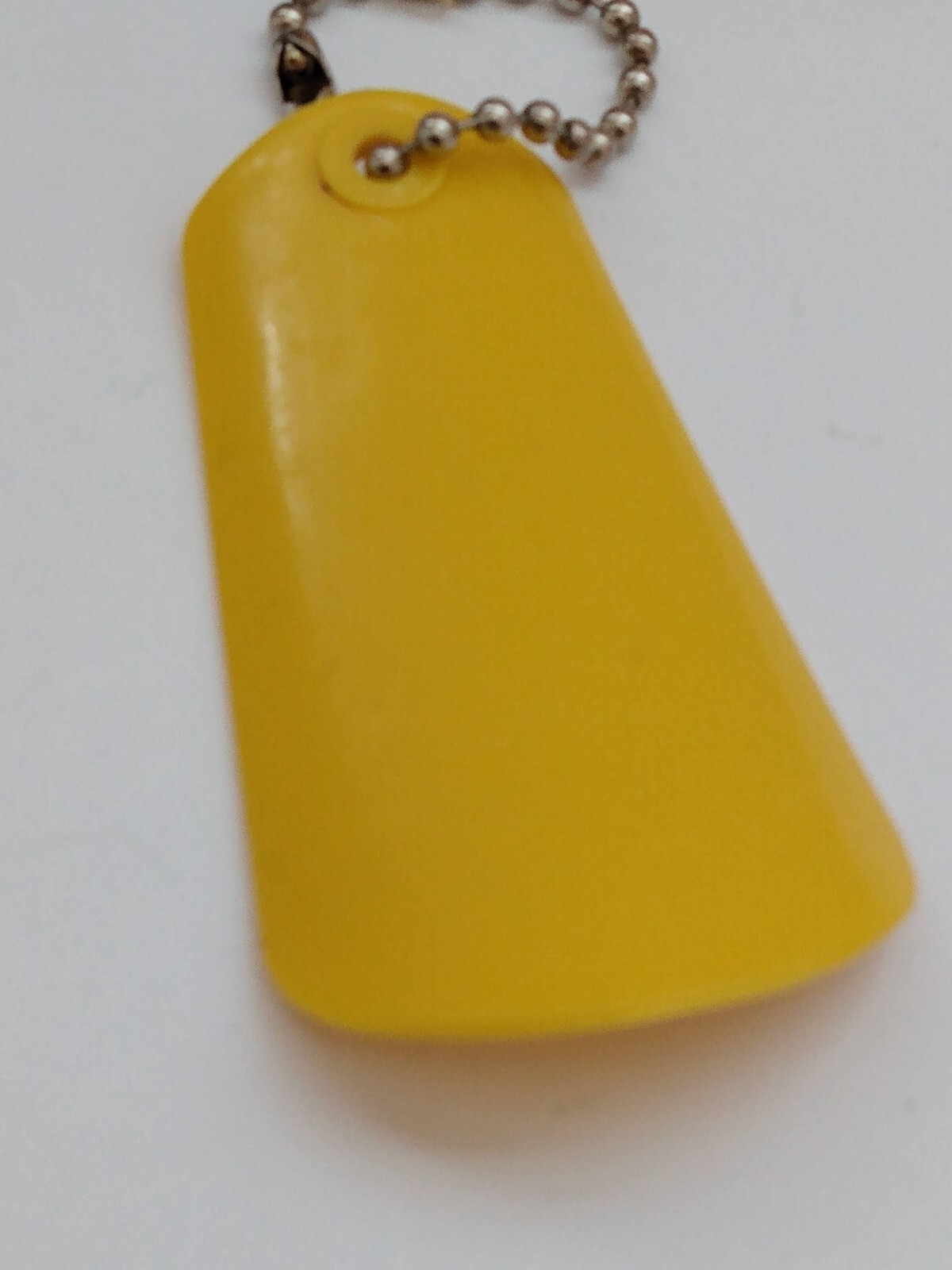 Tupperware Yellow Plastic Shoe Horn Novelty Keyring Keychain