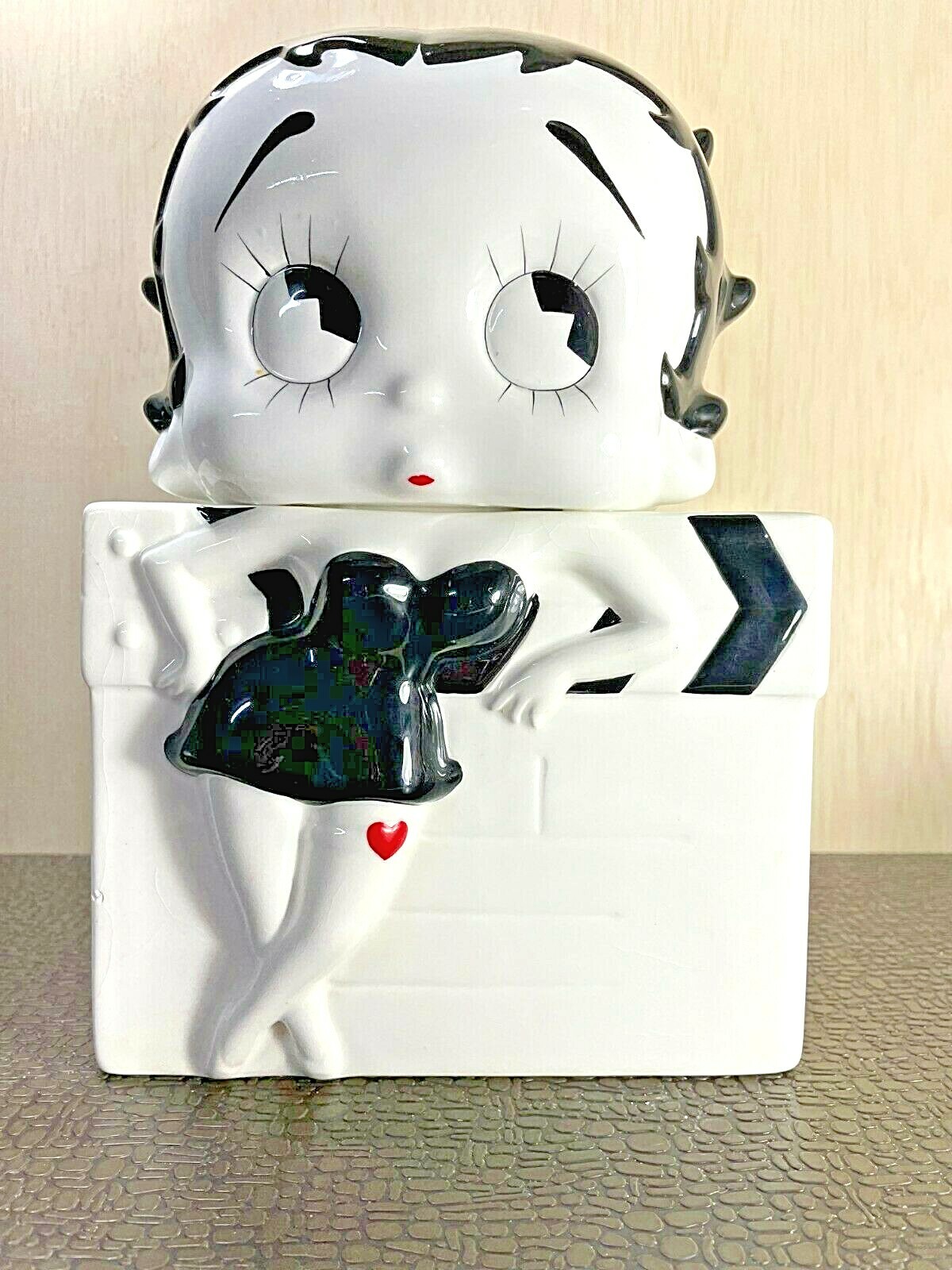 Betty Boop 貯金箱(陶器製) ベティ・ブープ 貯金箱 陶器製 - メルカリ