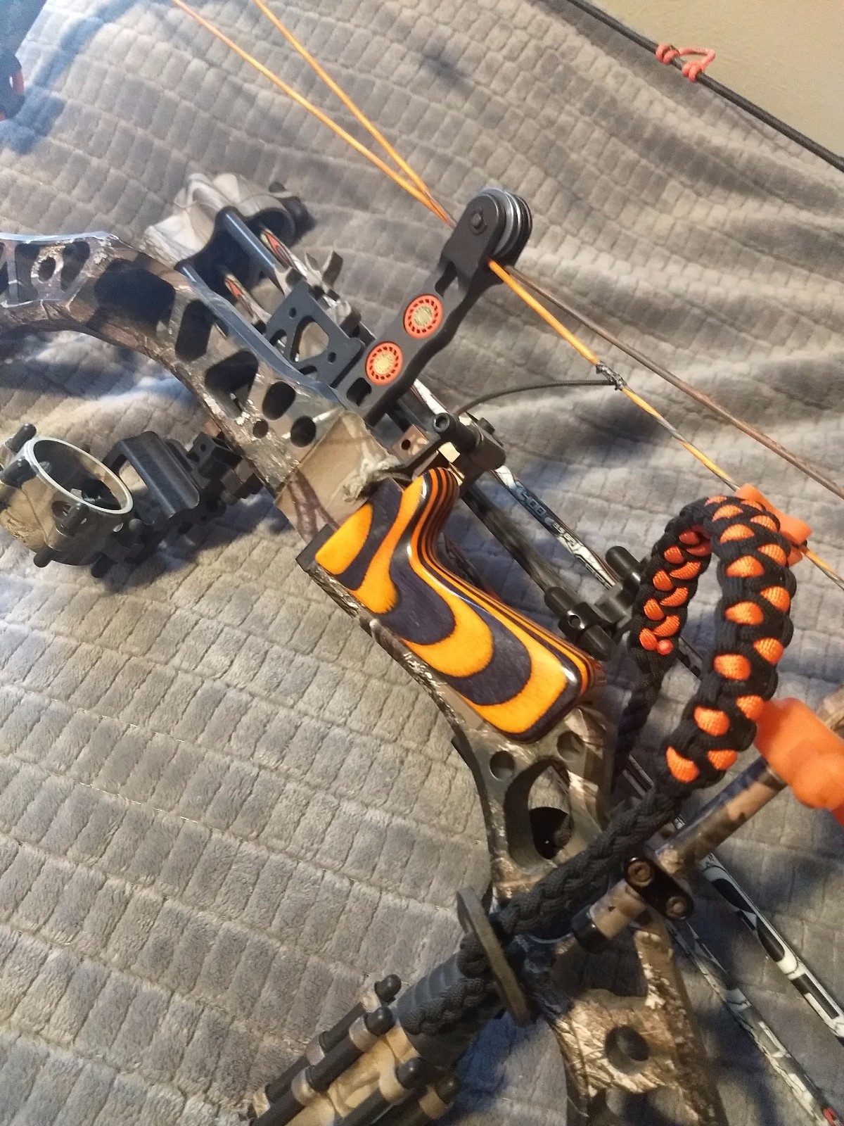 Mathews Drenalin bow!!  Fully Loaded, fAST!!!