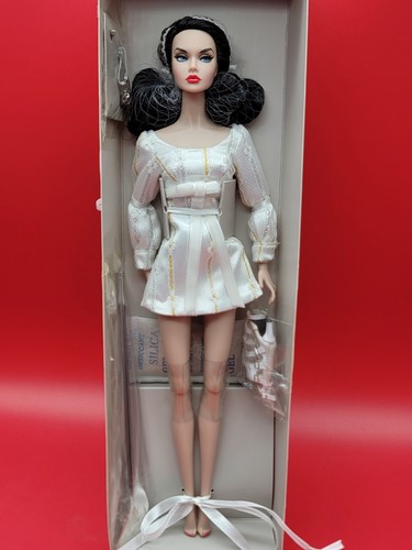 2017 Integrity Toys Fairest Of All Poppy Parker Fashion 2017 Integrity Toys Fairest Of All Poppy Parker Fashion