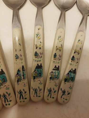 Set Of 8 International Heartland Teaspoons