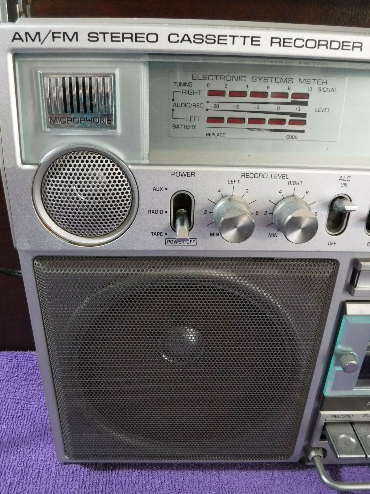 VINTAGE GE GENERAL ELECTRIC AM/FM RADIO/CASSETTE BOOMBOX~~MODEL 3-5286A