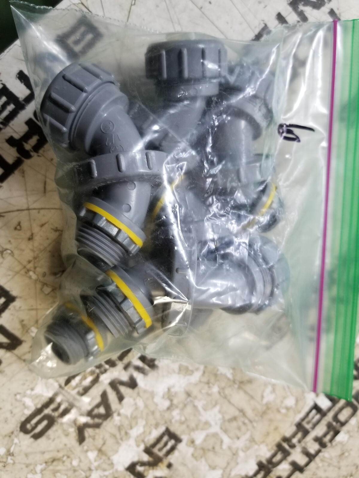 LOT OF 6 - ARLINGTON NMLT9050, Liquid Tight Connector Plastic, 90°, 1/2 in. 10 c - Picture 3 of 5