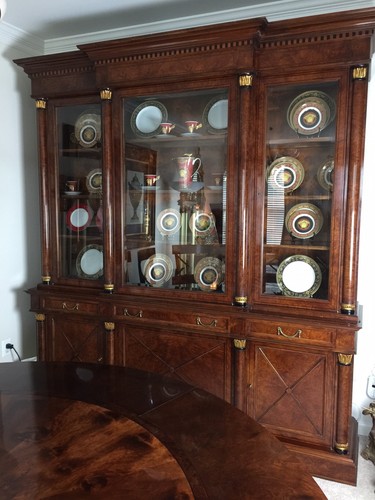 RHO MOBILI D’EPOCA CABIATE CHINA EMPIRE BREAK FRONT W/GILT DETAIL. LOCAL PICK UP