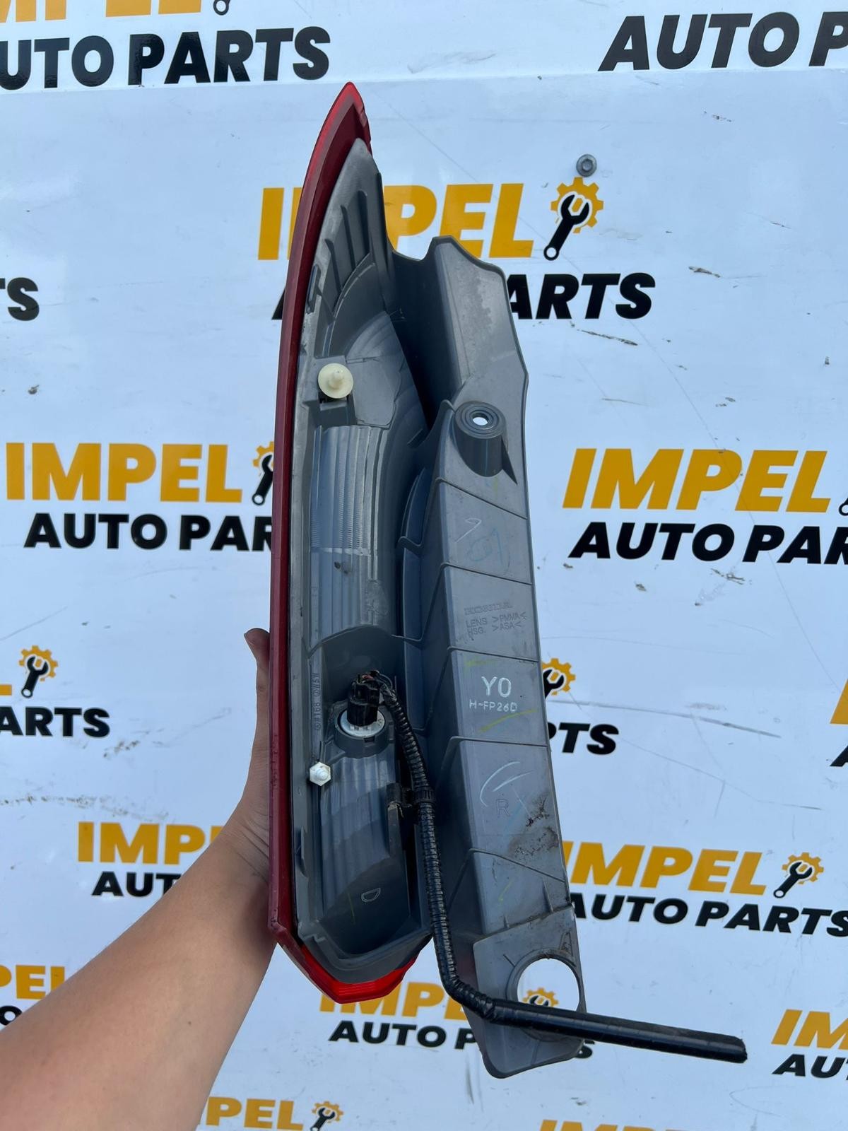 HONDA CRV RM 11/2012-10/2014 UPPER RIGHT TAILLIGHT PETROL TYPE - thumbnail 2