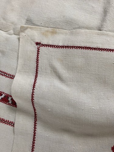 Vintage Crochet Linen Tablecloth 48 x 50 &  6 Napkins White Red Stars Snowflake