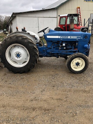 Ford 2600 Diesel Tractor - 8 Speed - Live Pto - Factory Power Steering