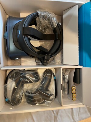HTC Vive Cosmos VR Headset Kit