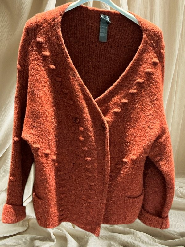 Lilith...Superbe Gilet En 80% MÃ©Rinos,  Double Boutonnage, Boulettes DÃ©Coratifð