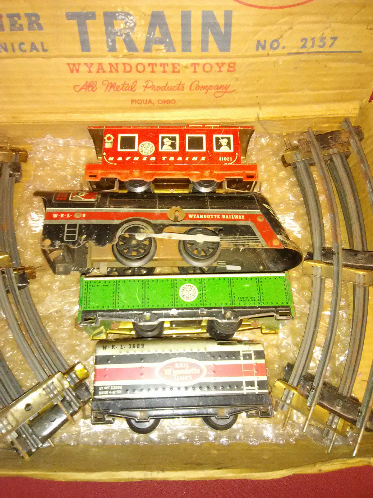HAFNER WIND UP METAL TOY TRAIN WYNDOTTE #2157 ORIGINAL BOX TRACK RUNS FAST!