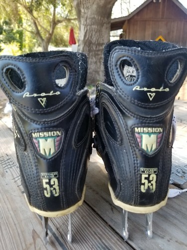 Mission PROTO V Hockey 5.3 Roller Hockey Kids Size 2 D Skates Only Exc. Cond.