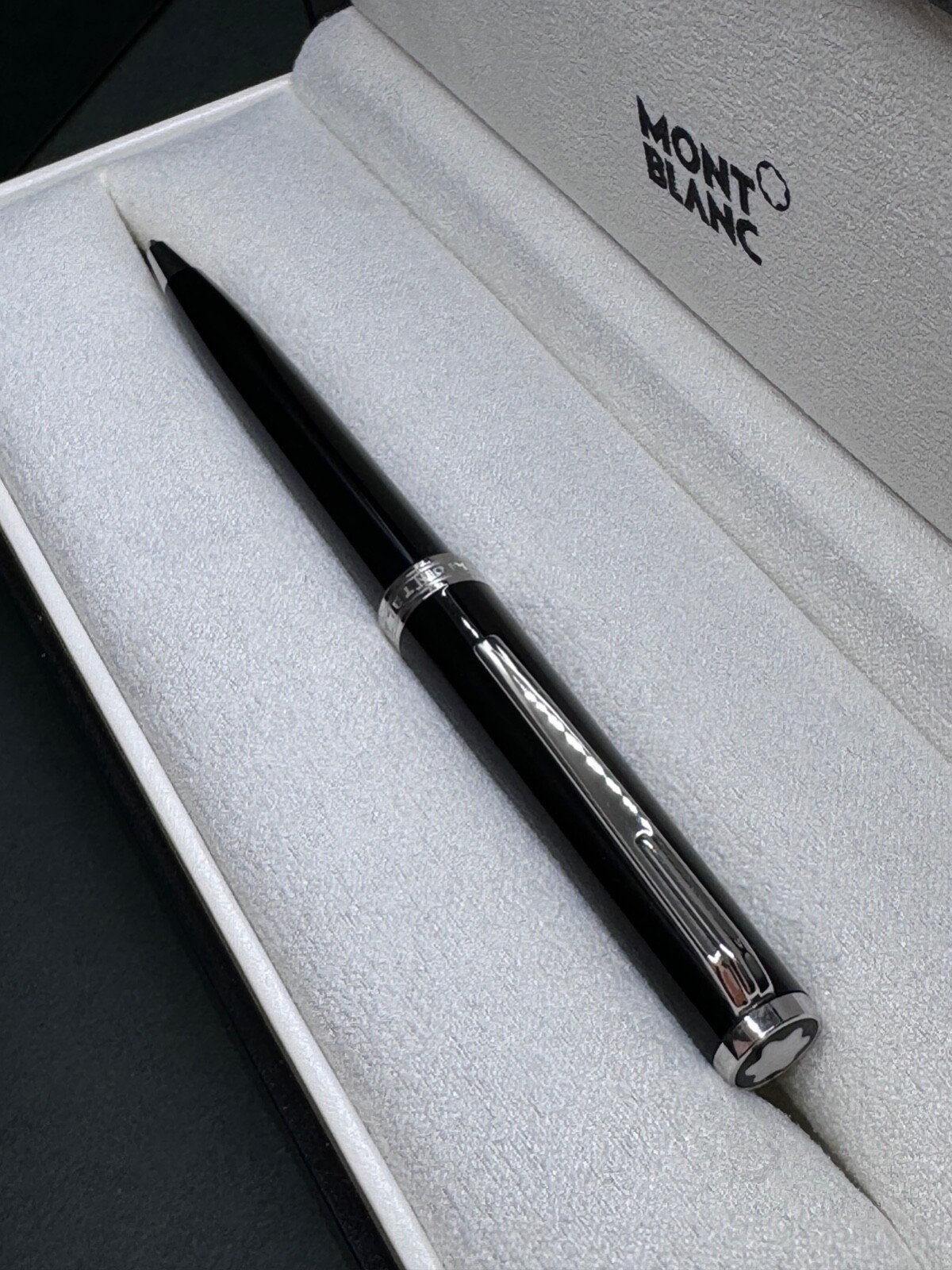 Grain card holder 4cc - Luxury Card holders – Montblanc® US