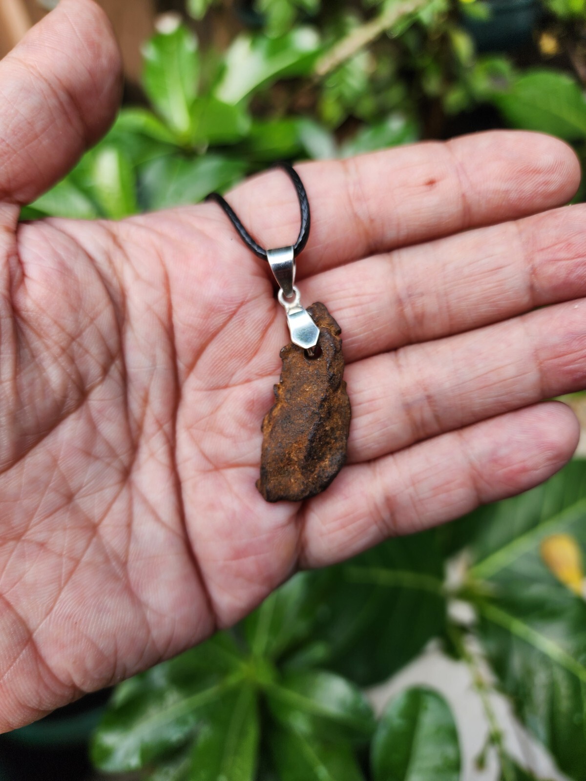 激安単価で Gebel Rock Meteorite . pendant sliver Iron . Meteorite Kamil アクセサリー