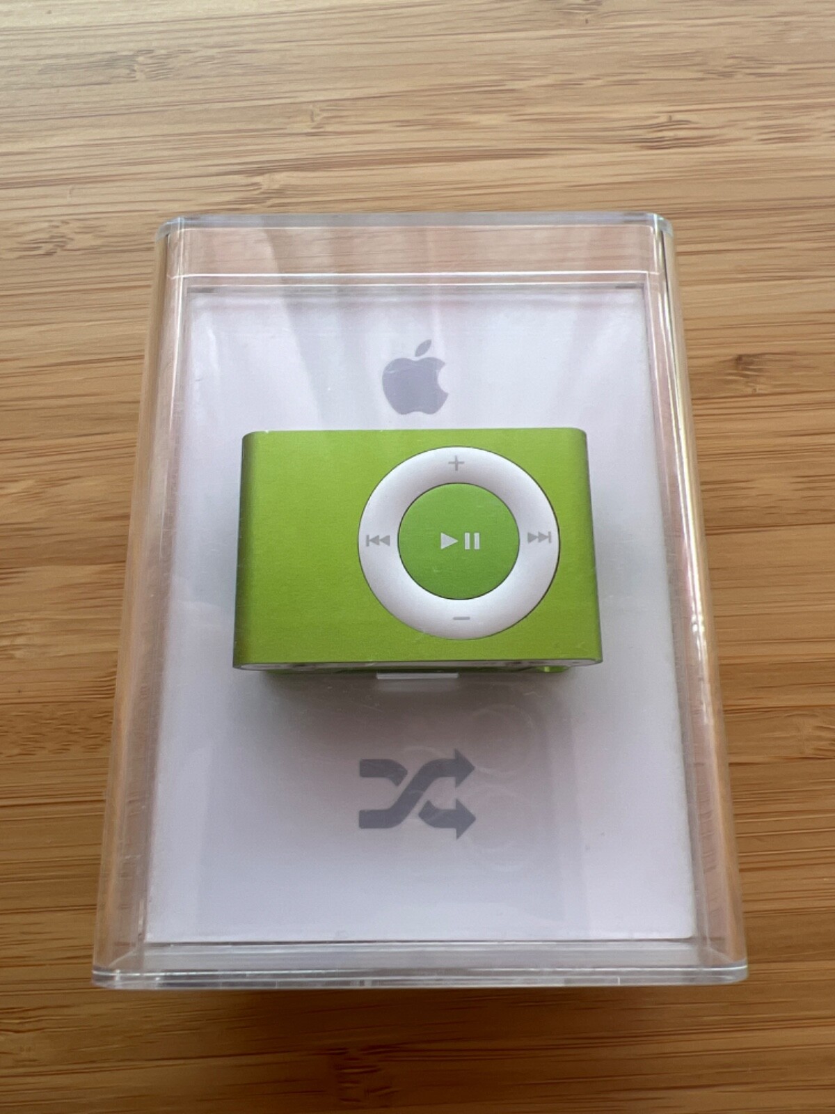 iPod shuffle　Green Apple iPod Shuffle, 2GB - Green (4th Generation) for sale