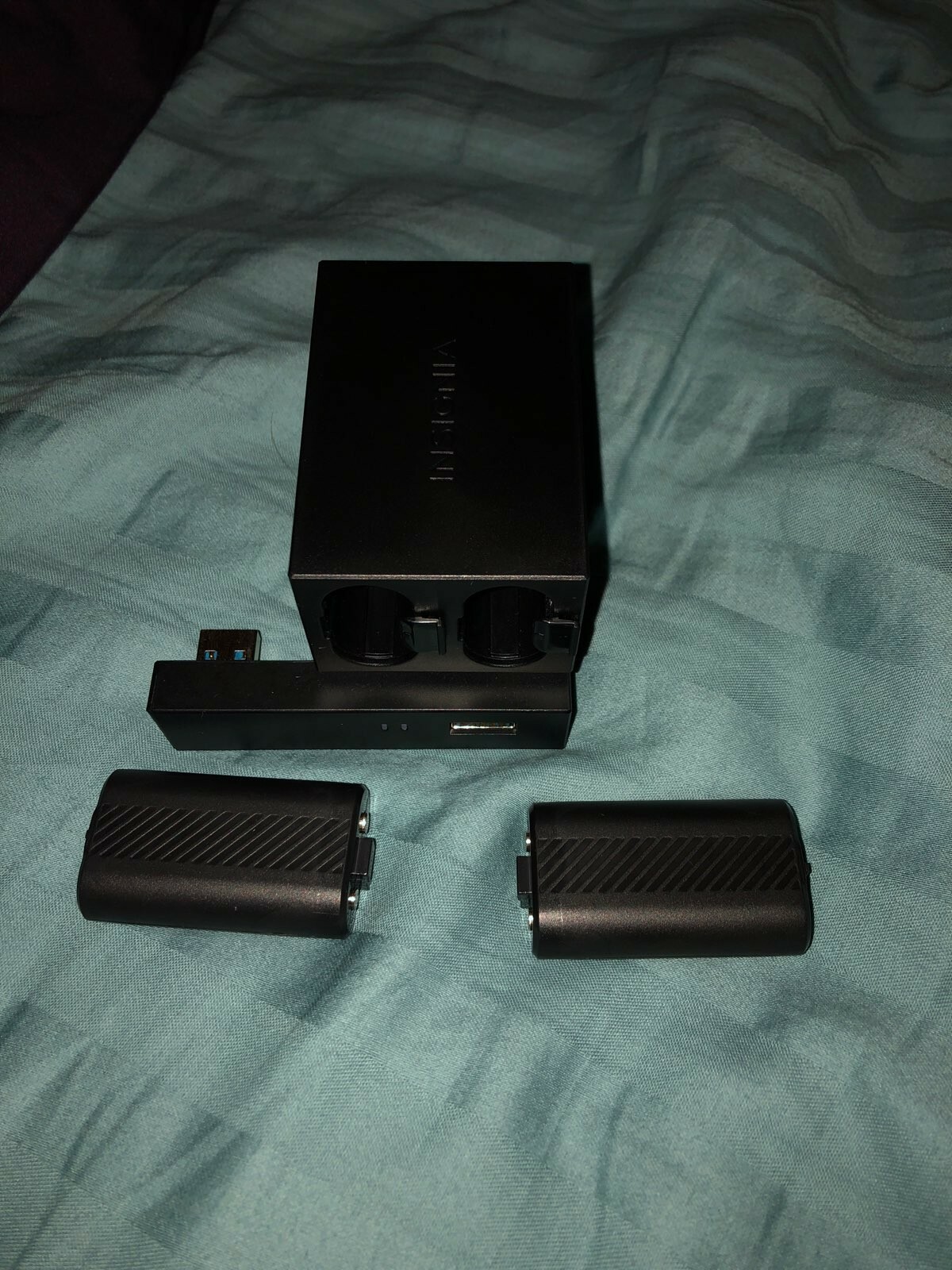 XBOX ONE CHARGING RECHARGEABLE BATTERY STTATION XBOX ONE X ONLY