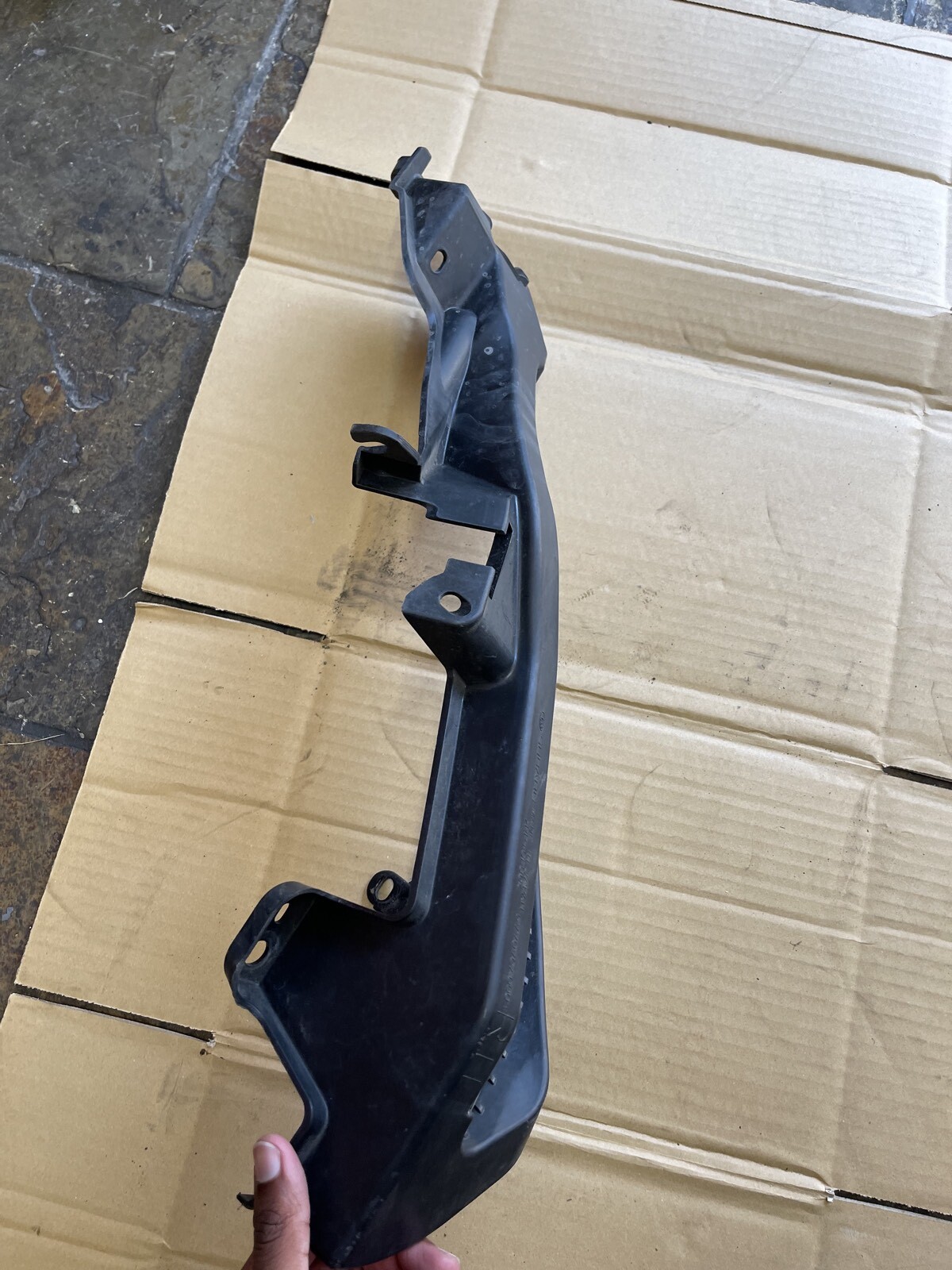 TOYOTA 86 BRZ  R/S HEADLIGHT MOULD PLASTIC - thumbnail 4